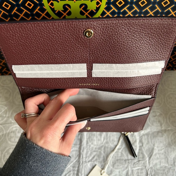 Tory Burch Blake Color Block Slim Envelope Wallet Tory Navy Muscadine Gold - Picture 7 of 9